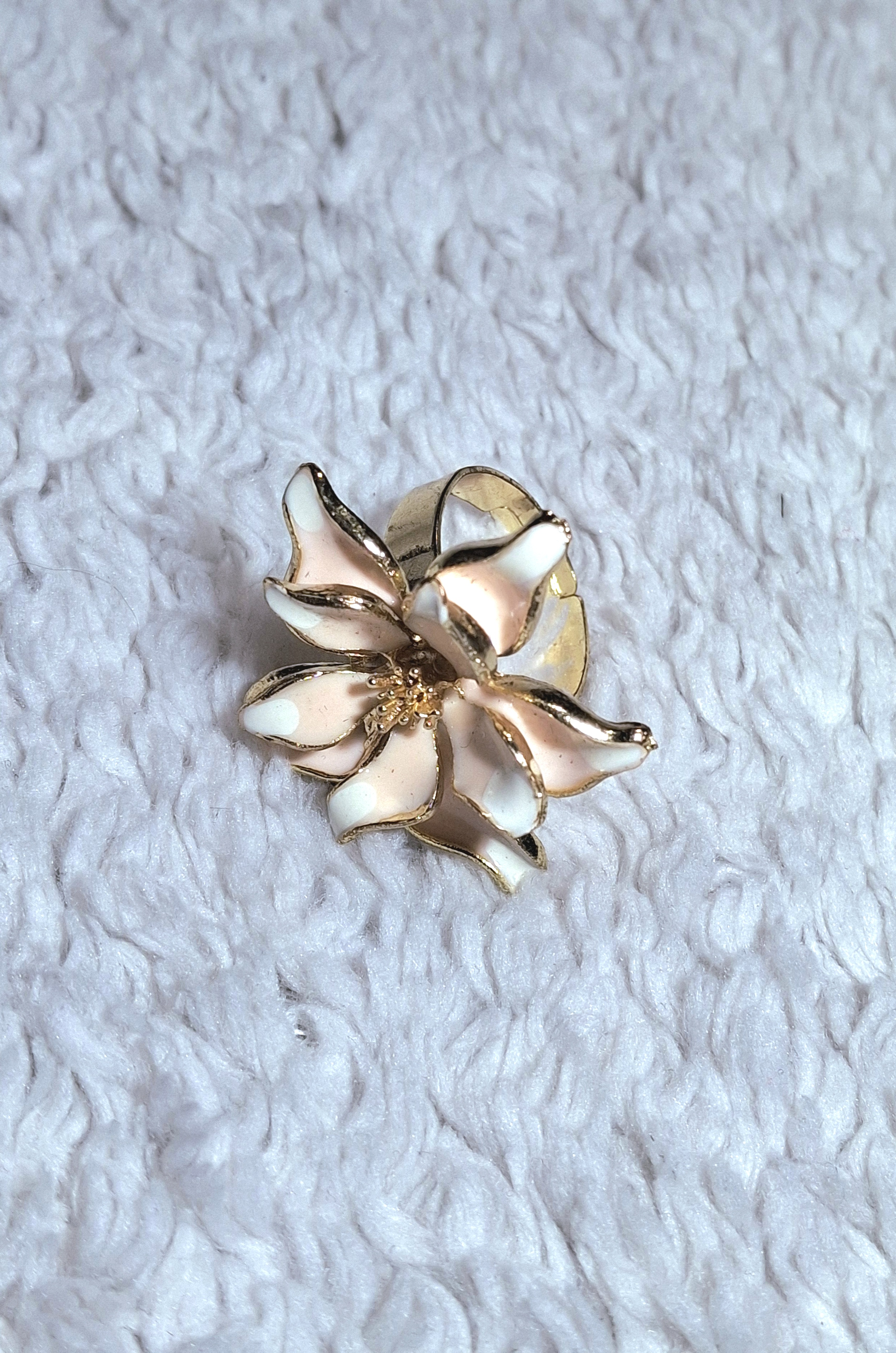 Image 3 for Vintage Adjustable Gold Tone Flower Ring
